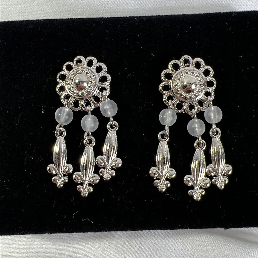 Vintage Avon Chandelier Elegant Silver‎ Tone Dangle Pierced Earrings